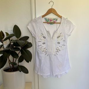 3/$20 🚨 Anthropologie Embroidered Tee Shirt